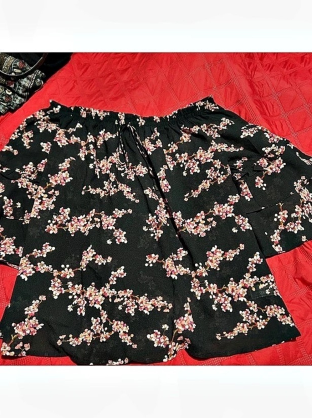 Xhilaration Floral top Black & Pink Size Large